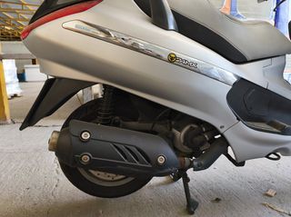 Piaggio X 8 2004-thumb-4