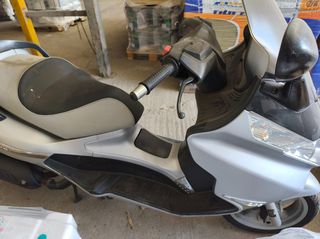 Piaggio X 8 2004-thumb-5