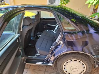 Audi A4 1996-thumb-1