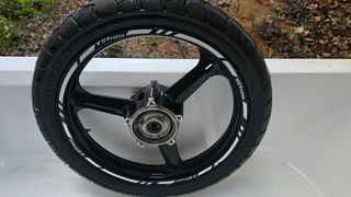 Τροχός εμπρός Suzuki V-strom 650 '10 και ελαστικό σε καλή κατάσταση Bridgestone
