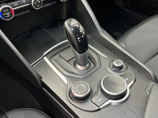 Alfa Romeo Giulia 2018 SUPER EDITION/JTDM/ΟΘΟΝΗ/PARKTRONIC/DNA/ΔΕΡΜΑ/LED/EU6-thumb-29