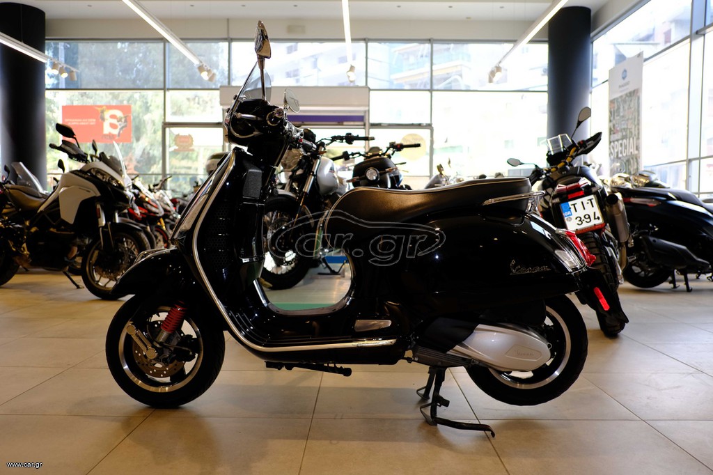 Piaggio Vespa GTS 300 2019 VESPA GTS 300 SUPER