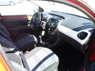 Peugeot 108 2016-thumb-5