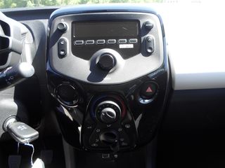 Peugeot 108 2016-thumb-13