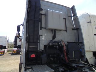 Volvo 2017 FH4 500-thumb-4
