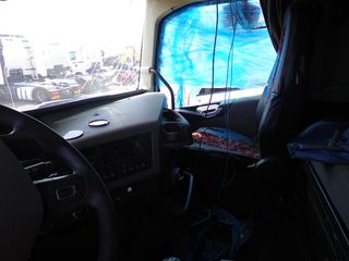 Volvo 2017 FH4 500-thumb-12