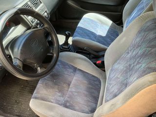 Nissan Almera 1999-thumb-7