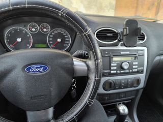 Ford Focus 2006-thumb-1