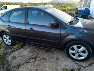 Ford Focus 2006-thumb-6