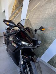 Honda CBR 1000RR 2021 R-thumb-2