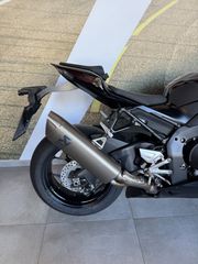 Honda CBR 1000RR 2021 R-thumb-4