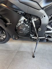 Honda CBR 1000RR 2021 R-thumb-14
