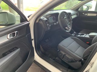 Volvo XC40 2021 MOMENTUM T3 21 ICE-thumb-4