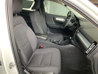 Volvo XC40 2021 MOMENTUM T3 21 ICE-thumb-7