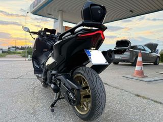 Yamaha TMAX 560 2023-thumb-2