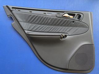 Ταπετσαρία πόρτας πίσω αρ.δέρμα μαύρη C class w203