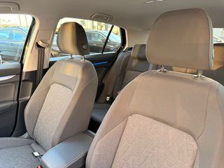 Volkswagen Golf 2024 MORE-thumb-7