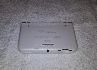 Nintendo New 3ds XL-thumb-2