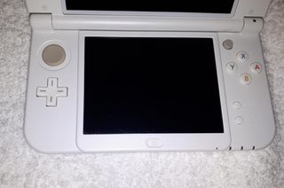 Nintendo New 3ds XL-thumb-4
