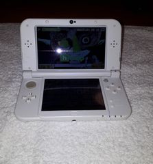 Nintendo New 3ds XL-thumb-5