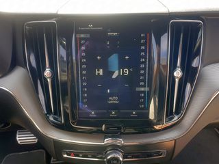 Volvo XC 60 2017 R-Design Panorama 4X4 Auto 2000cc 190hp Diesel-thumb-37