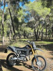 Suzuki DR-Z4S 2025-thumb-2