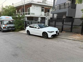 Alfa Romeo Giulia 2018 VELOCE Q4 DIESEL-thumb-1