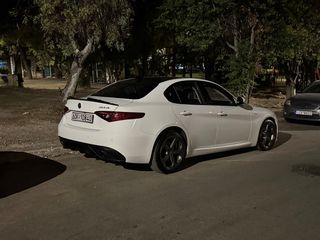 Alfa Romeo Giulia 2018 VELOCE Q4 DIESEL-thumb-2
