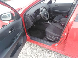 Hyundai i 30 2009 1.6 CRDI-thumb-6