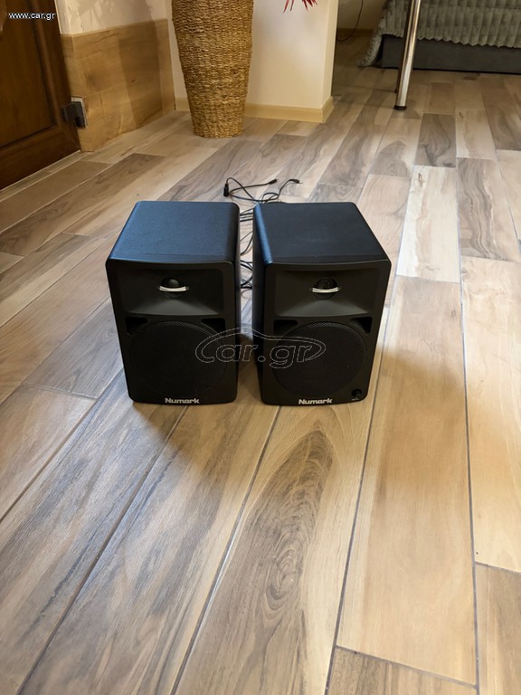 Numark studio speakers