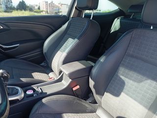 Opel Astra 2016 GTC-thumb-13