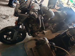 Suzuki GSX 1400 2010-thumb-1