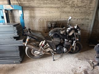 Suzuki GSX 1400 2010-thumb-3