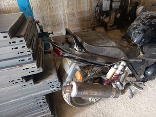 Suzuki GSX 1400 2010-thumb-4