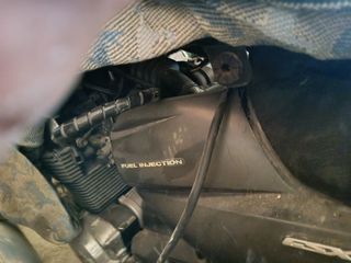 Suzuki GSX 1400 2010-thumb-11