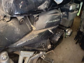 Suzuki GSX 1400 2010-thumb-13