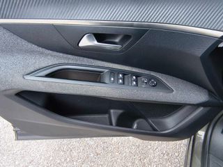 Peugeot 3008 2020 1.2 PURETECH 130 ACTIVE PACK-thumb-5