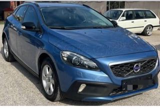 Volvo V40 Cross Country 2015-thumb-1