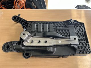Skoda/VW/Audi/Seat Βάση μπαταρίας 2Q0915331