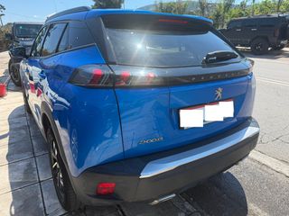 Peugeot 2008 2021 1.2 PURETECH 130 ALLURE-thumb-3