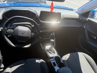 Peugeot 2008 2021 1.2 PURETECH 130 ALLURE-thumb-4