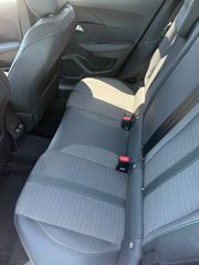 Peugeot 2008 2021 1.2 PURETECH 130 ALLURE-thumb-6