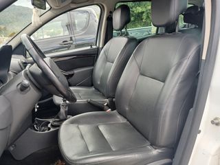Dacia Duster 2011 PRESTIGE 4X4-thumb-8