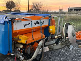 Εκχιονιστικά Unimog 2010 Ανοξείδωτη αλατιέρα με 2 κοχλίες και βάσεις για unimog-thumb-15