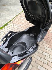 Yamaha XMAX 250 2011-thumb-10