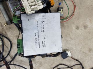 BMW E30-thumb-2