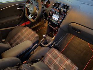 Volkswagen Polo 2016 GTI 1.8 192ps-thumb-17