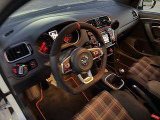 Volkswagen Polo 2016 GTI 1.8 192ps-thumb-12