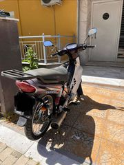 Modenas Kriss II 2002