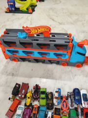 hot wheels-thumb-1